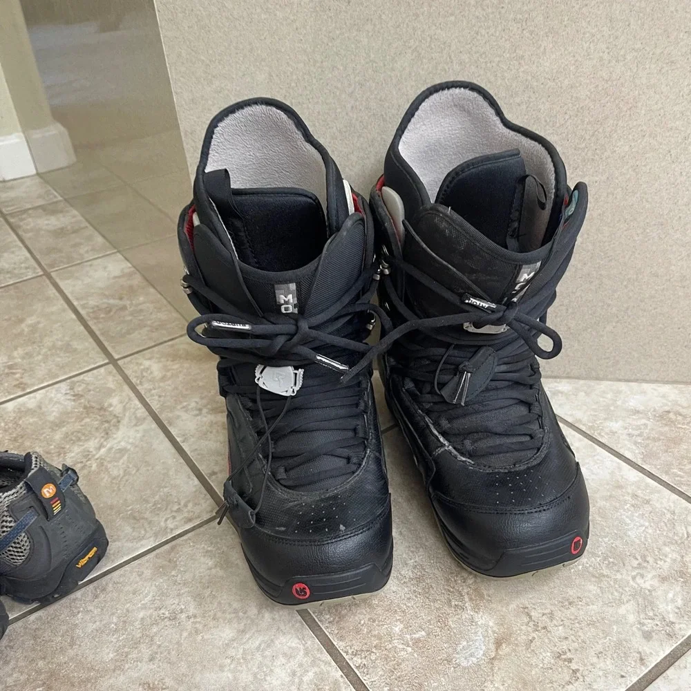 Burton Moto Snowboard Boots Womens 8 Black Red Speed Zone Lacing Winter Sport